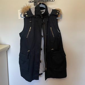 Macy’s INC Black Vest- size Large